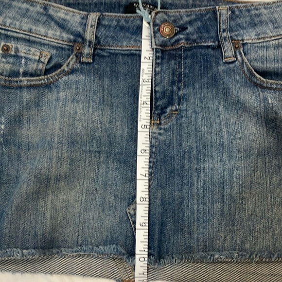 Wanama size 26 women’s Blue Denim Mini Skirt - some STAINING on behind - Picture 9 of 15
